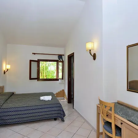 Cala Mirto Hotel