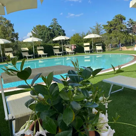 Cala Mirto מלון 3*