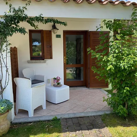 Cala Mirto מלון 3*