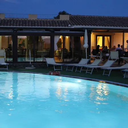 Cala Mirto Hotel 3*