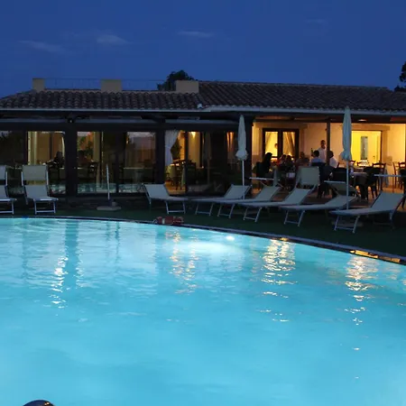 Hotel Cala Mirto 3*