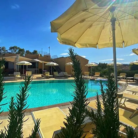 Hotell Cala Mirto 3*
