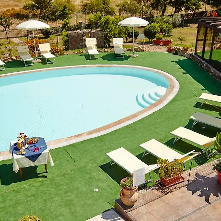 Cala Mirto Hotel 3*