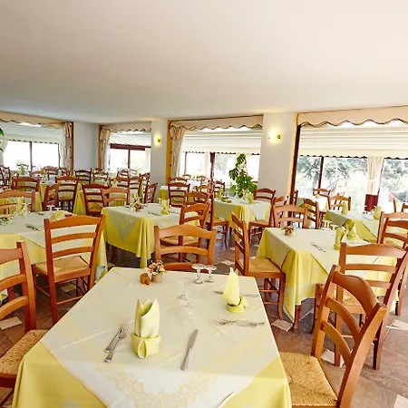 Cala Mirto بودوني