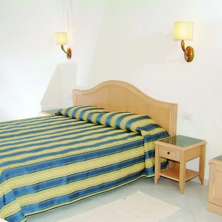 Cala Mirto 3*